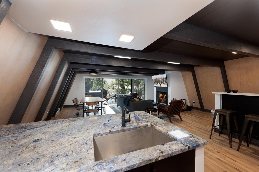 Purgatory House | Great Outdoor Space/Views/Hot Tub/Pet Friendly/Across from Purgatory