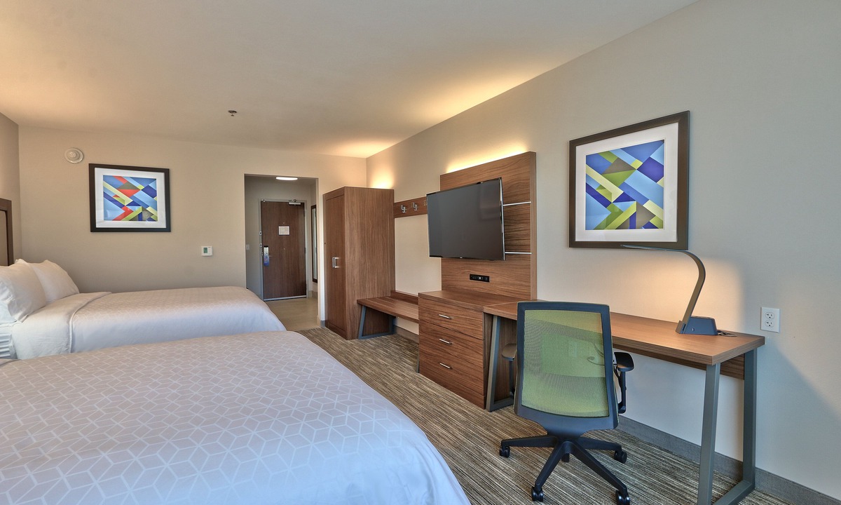 Northeast Heights Hotel | Holiday Inn Express & Suites Albuquerque East by IHG