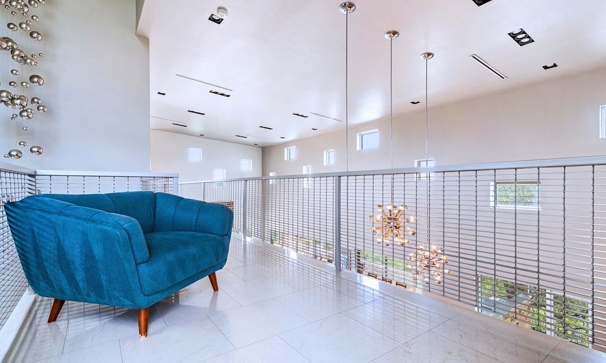 Dripping Springs Cottage | Luxury 7BR Hill Country Gem With Barndominium