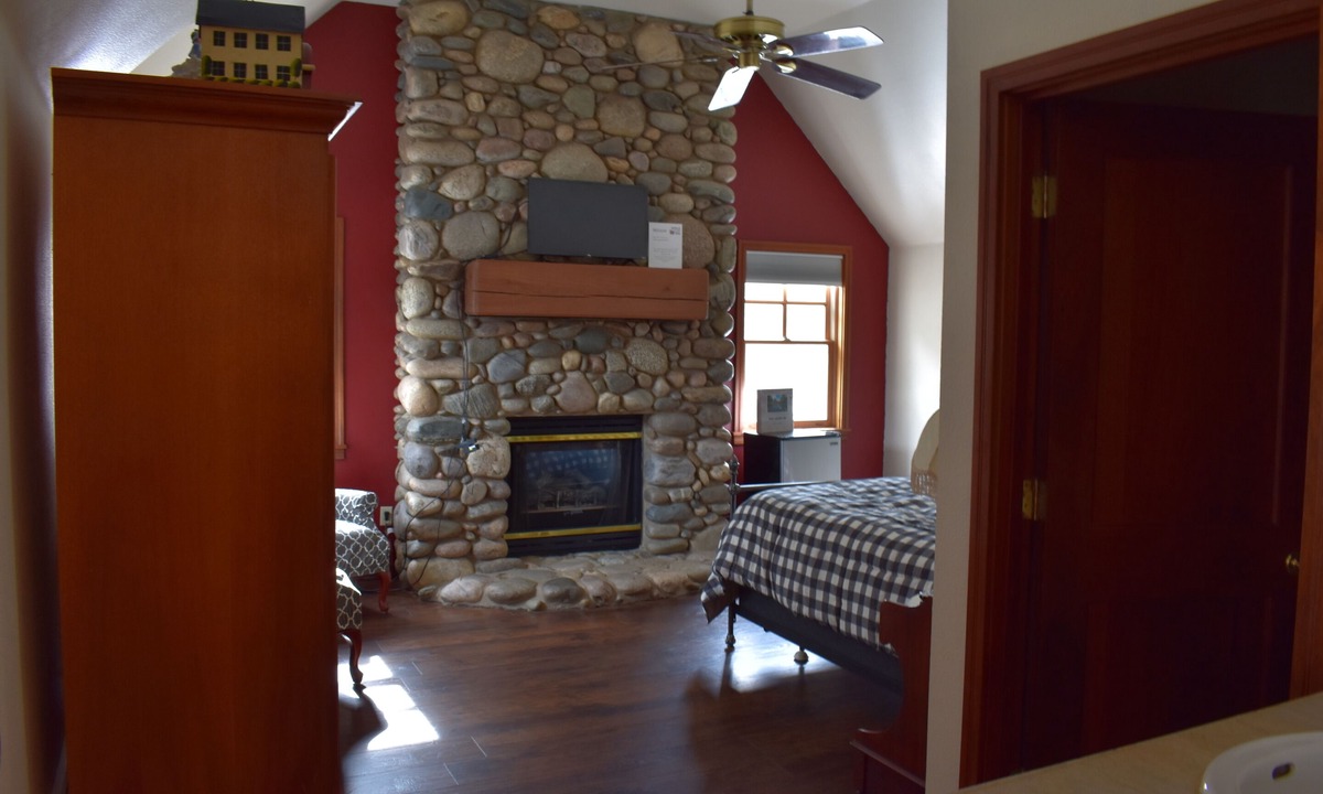 Hermosa Bed & Breakfast | Apple Orchard Inn