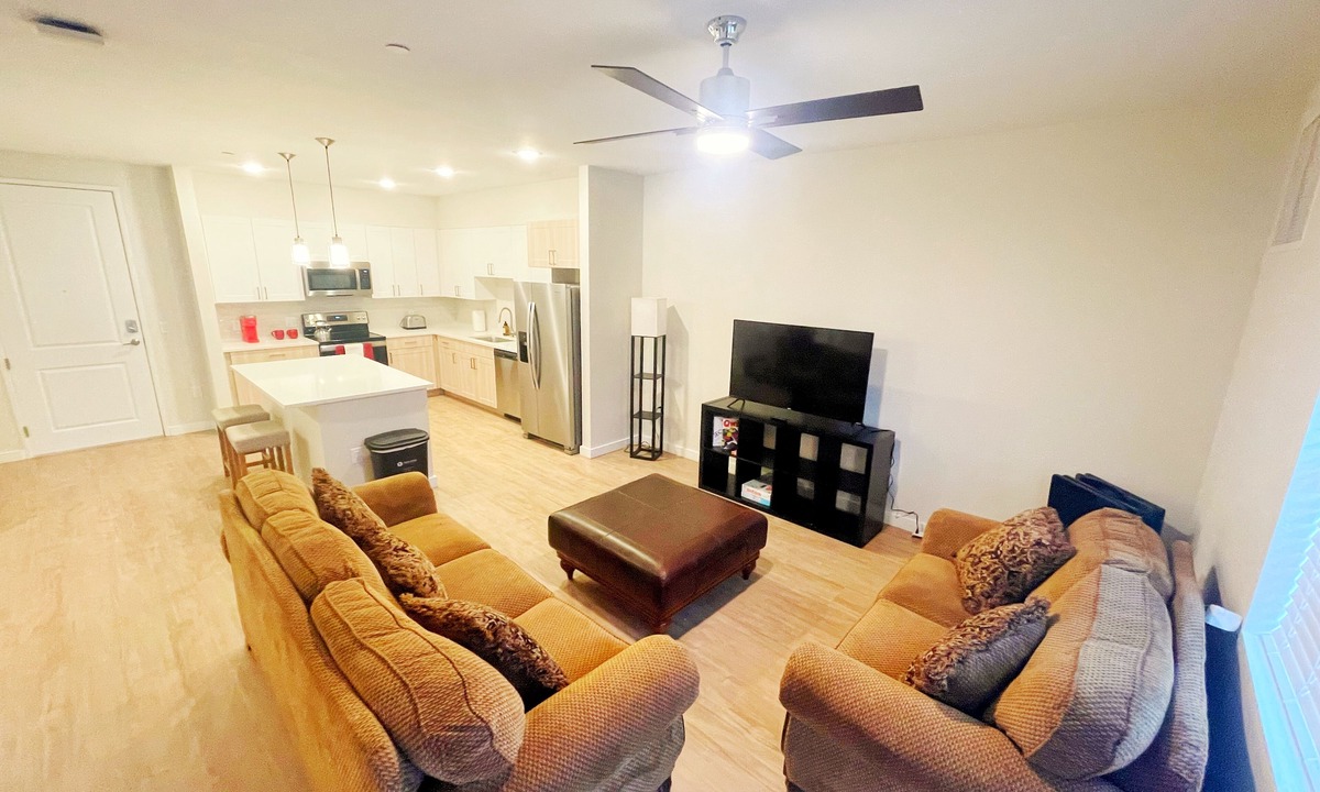 Nor Este Apartment | 1br/1bath - Corner Luxury Apartment. 7 min from Balloon Fiesta Park. Views! n