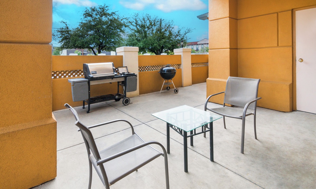 Granbury Hotel | Quality Inn & Suites - Granbury