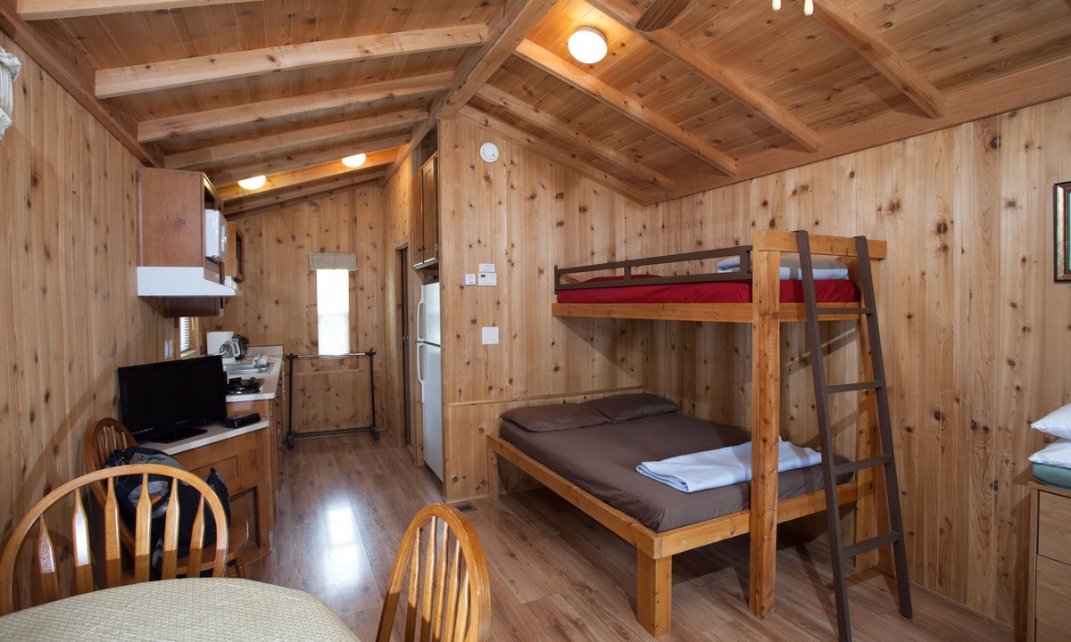 Lakehills Cabin | Medina Lake RV Campground