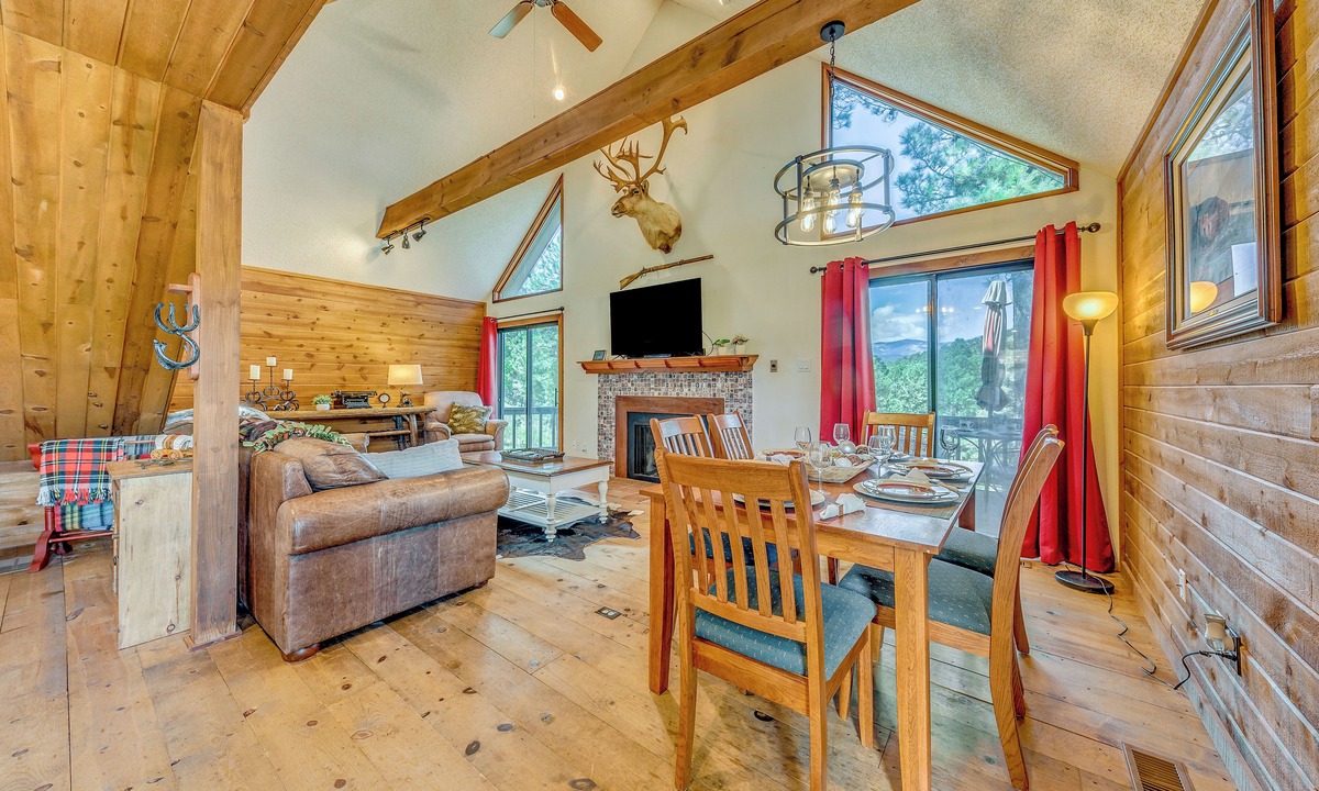 Ruidoso Cottage | Ruidoso Cabin w/Deck + Views: 4 Mi to Winter Park