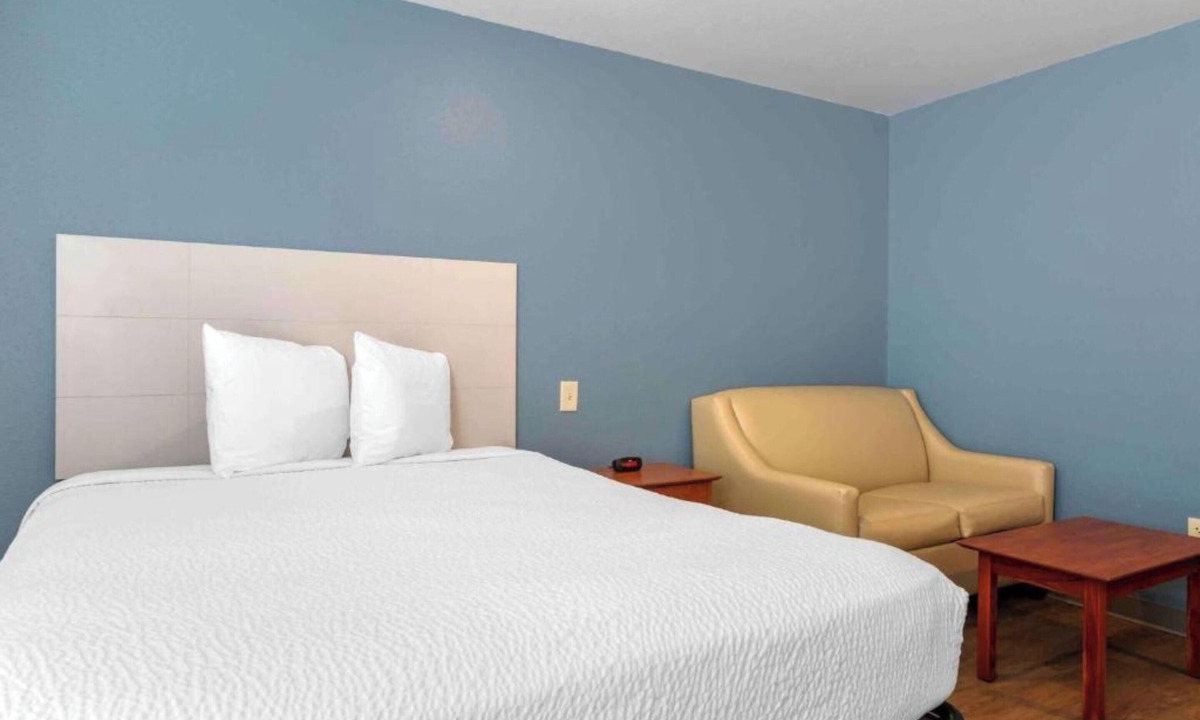 El Dorado West Hotel | Motel 6 Suites El Paso East, TX