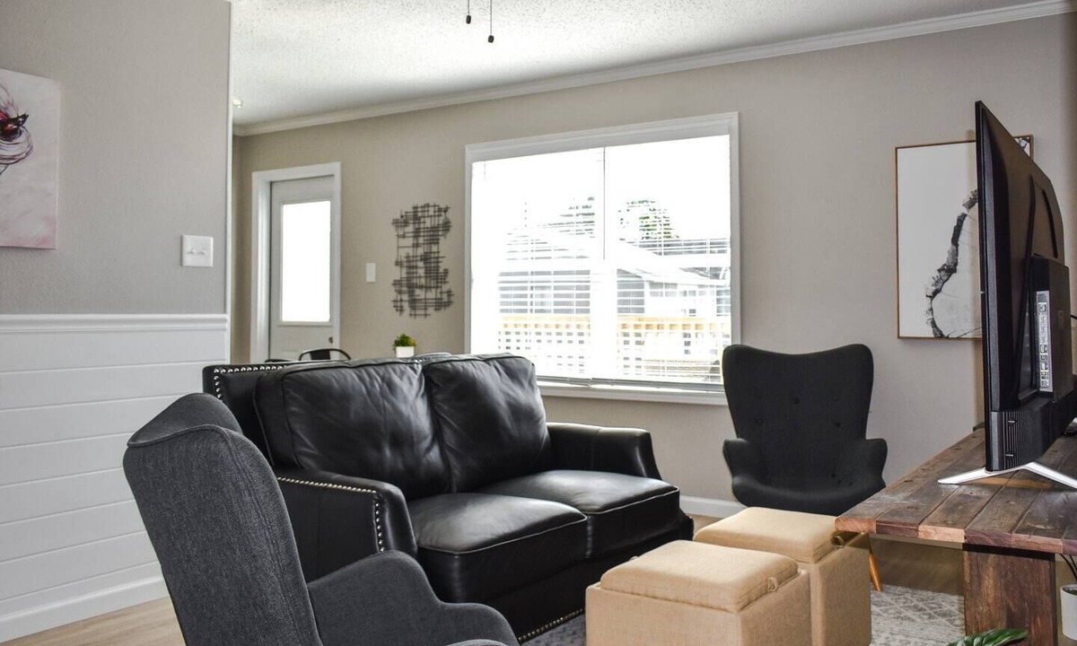 College Station Apartment | Magnolia Farms: Walk to A&M, Comfy King Beds