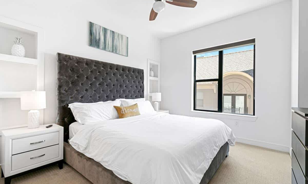 Uptown Apartment | Uptown Dallas 3BR | Rooftop, Pool, Gym & Parking