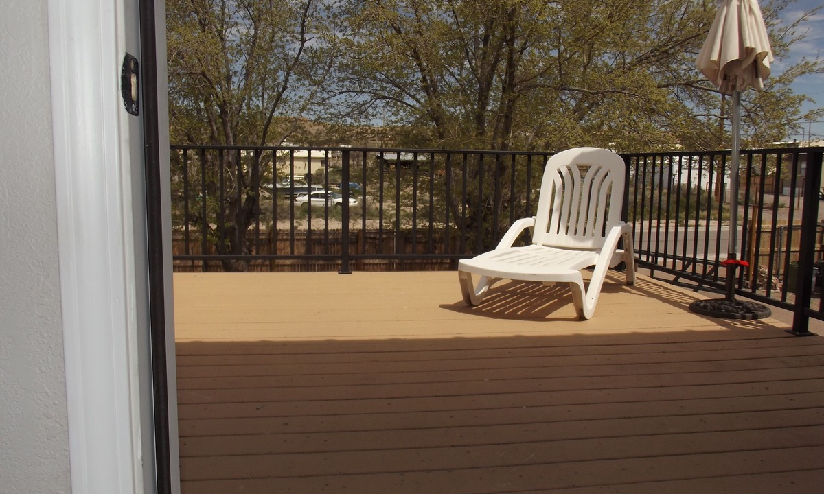 Truth or Consequences House | Dreamcatcher 2-story Colonial Home. Pet Friendly! 1 mile from downtown hot tubs