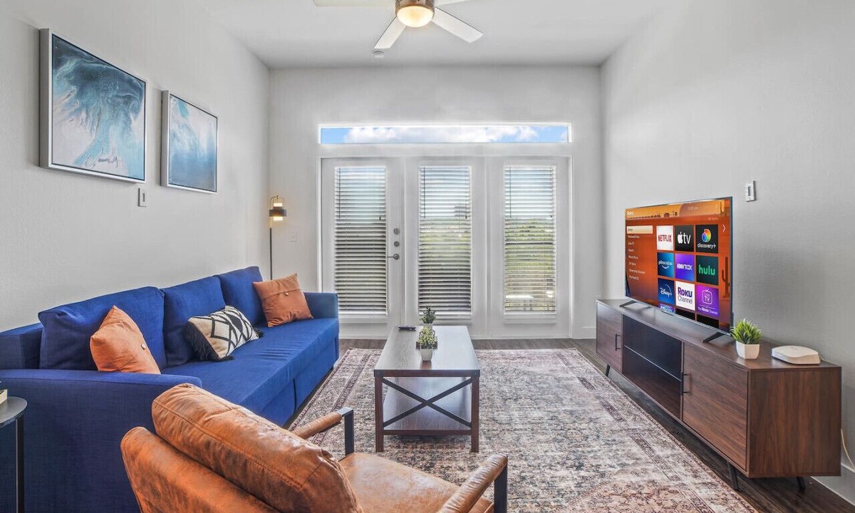 West Oak Hill Apartment | Luxurious New Unit|2Bd2Ba|Pool, Golf Sim