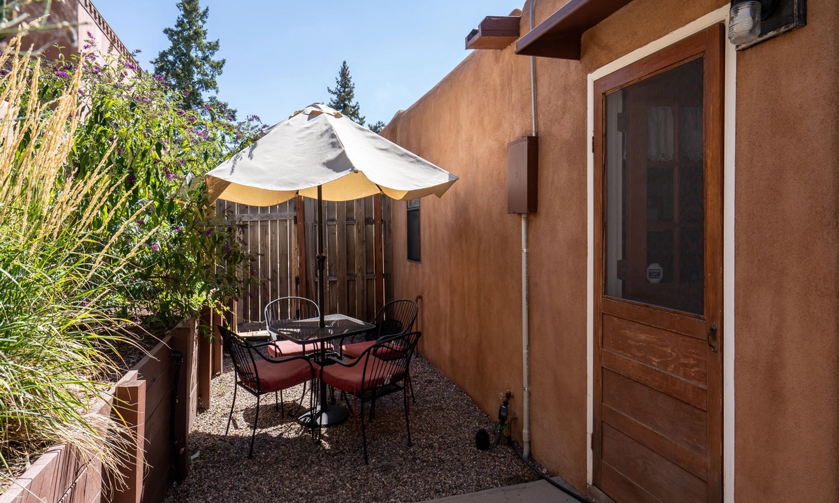 Historic Eastside Condo | Rio Vista Casita | Minutes from Downtown Santa Fe!