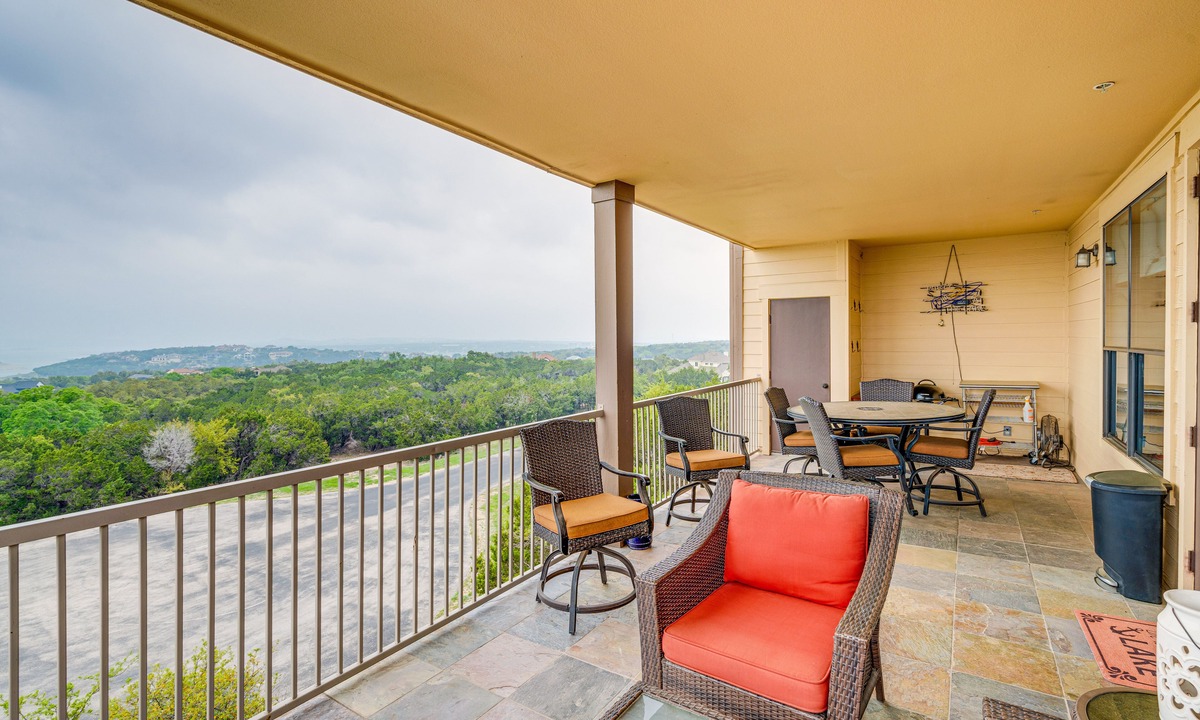 Jonestown Condo | Jonestown Condo on Lake Travis w/2 Balconies!