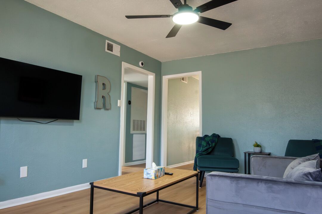 Pecan Tree - McCullough Apartment | Gorgeous Georgia Getaway - Scenic Walk to Kyle