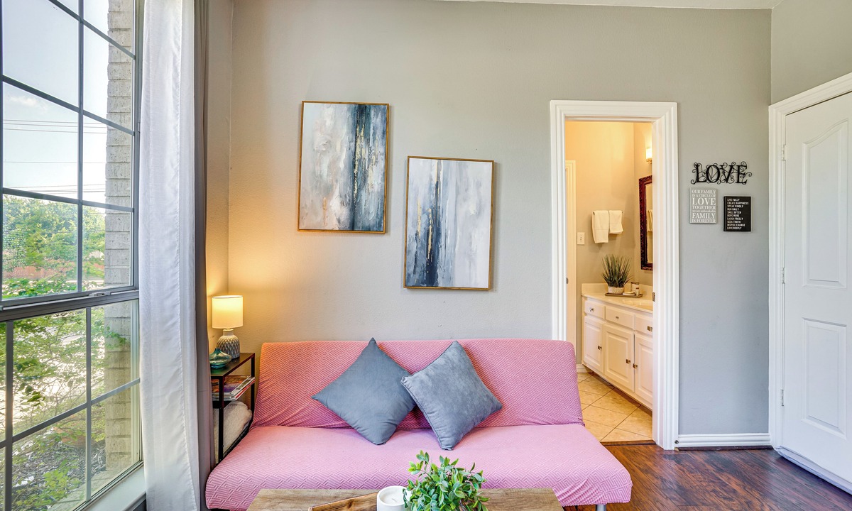 Bedford Apartment | Explore & Unwind: Charming Bedford Apartment