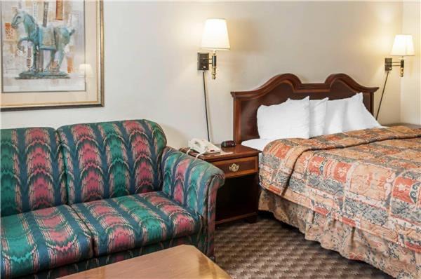 Eagle Nest Hotel | Eagle Nest Inn & Apartments