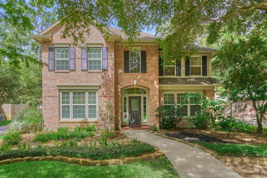Alden Bridge Villa | The Woodlands 4BR Executive Retreat - EV, Baby & Pet Friendly, Near Hospitals & Shopping