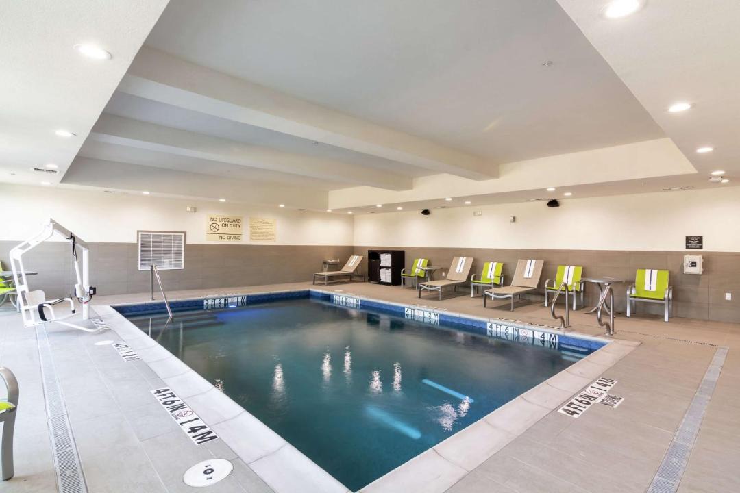 White Rock Hills Hotel | Hampton Inn & Suites Dallas East