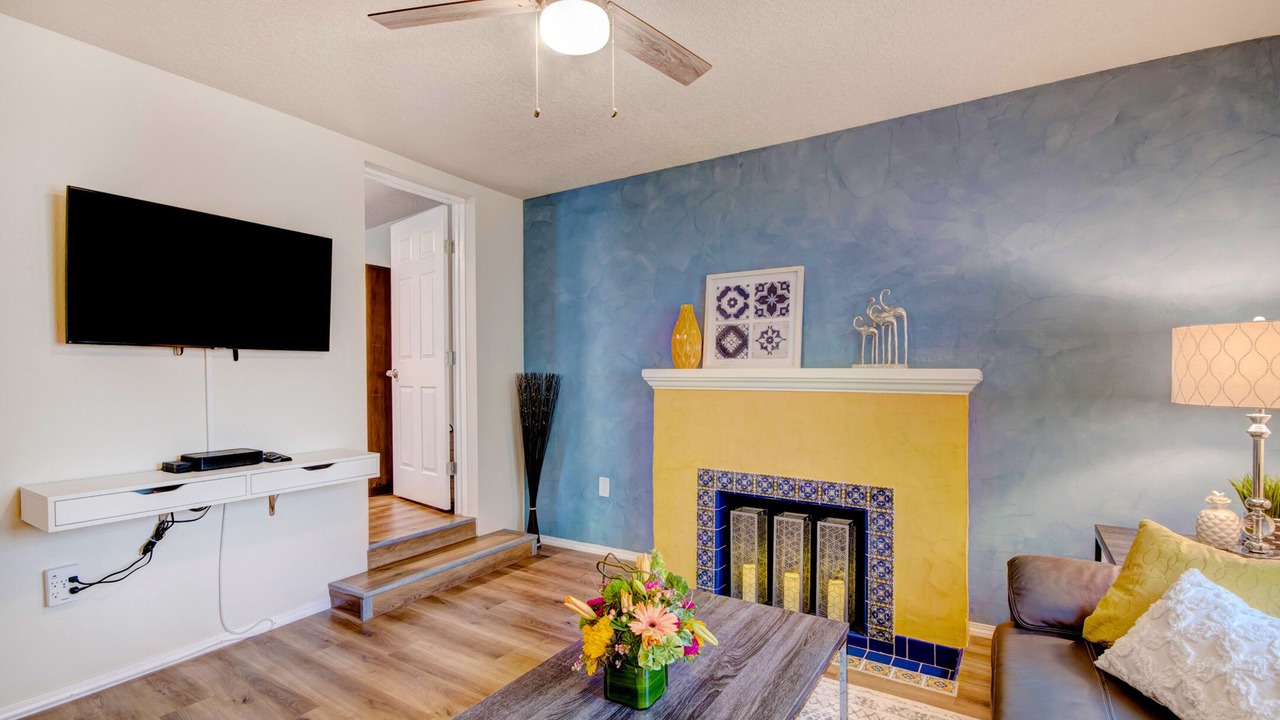 Photo of Livingroom in University Heights