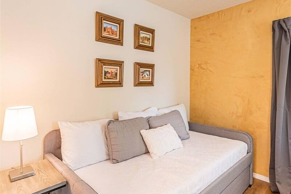 Photo of Bedroom in University Heights