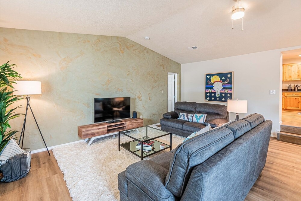 Photo of Livingroom in University Heights
