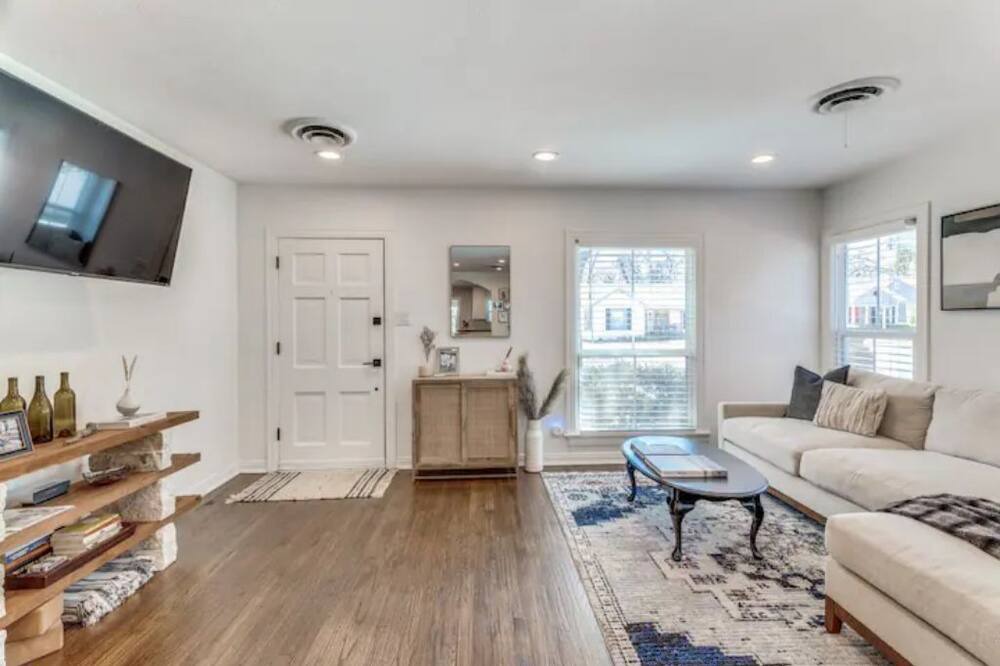 Photo of Livingroom in Arlington Heights