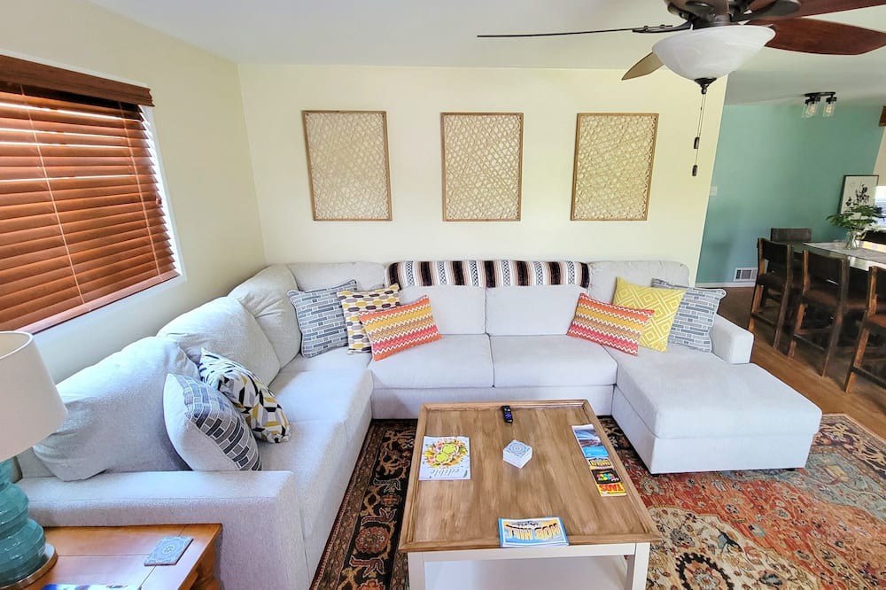 Photo of Livingroom in Nob Hill