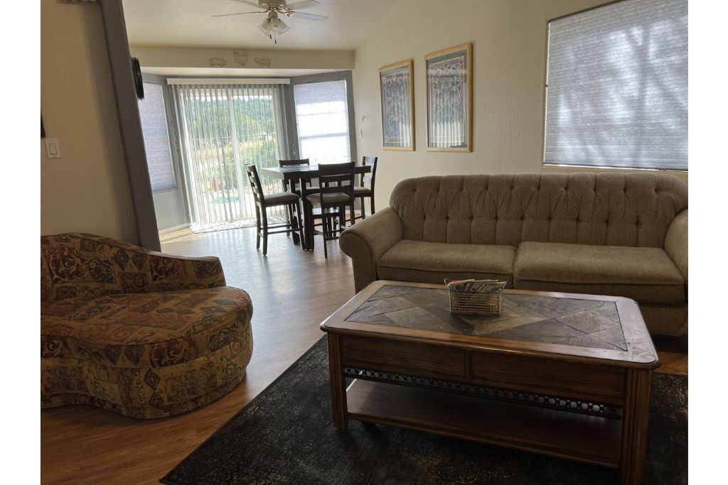 Photo of Others in Zuzax