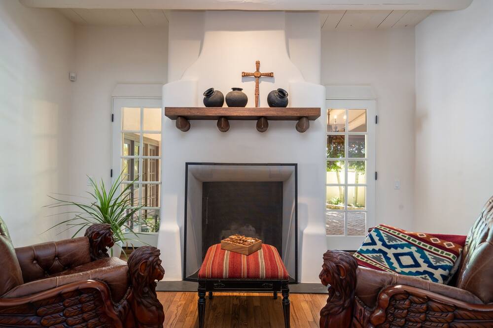 Photo of Livingroom in Historic Eastside