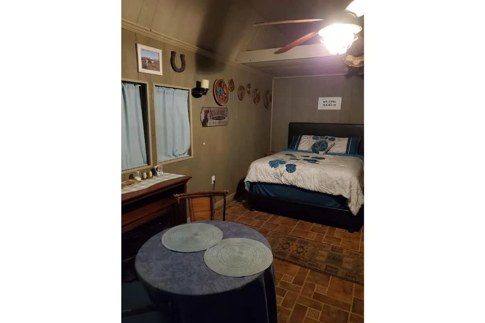 Photo of Bedroom in Luna County