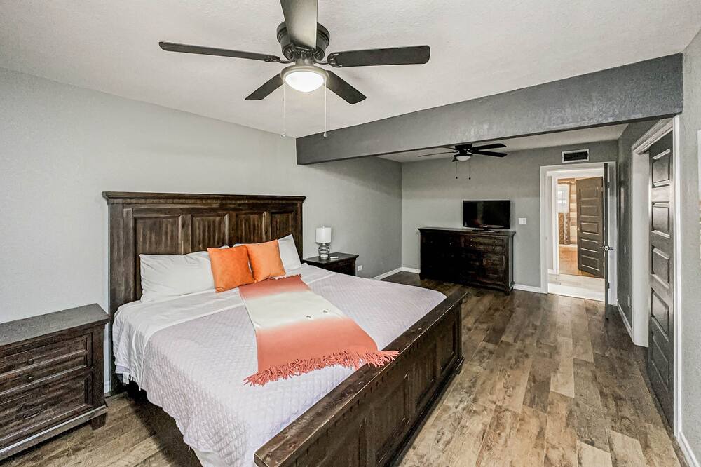 Photo of Bedroom in Biggs Field