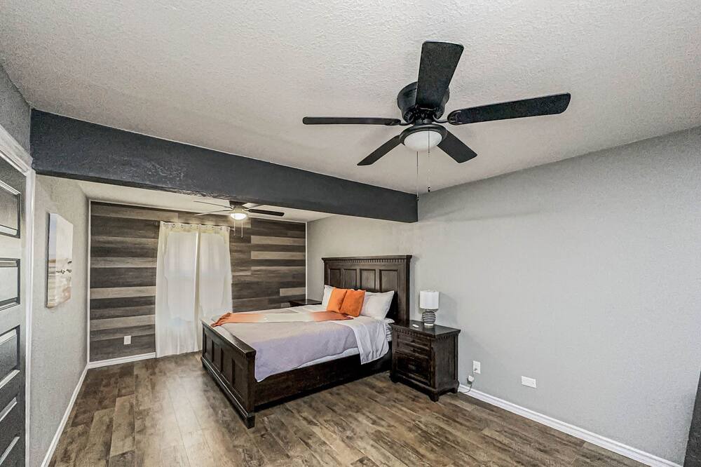 Photo of Bedroom in Biggs Field