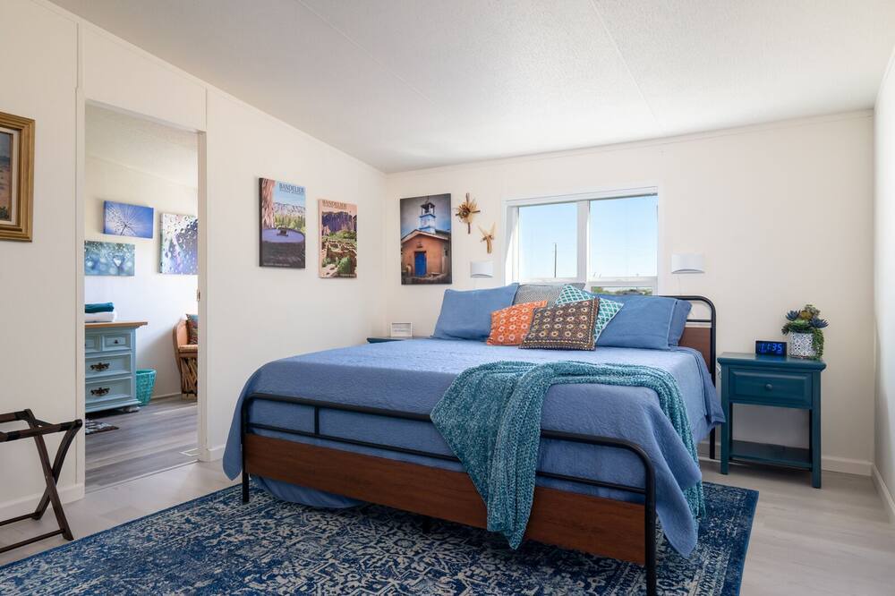 Photo of Bedroom in Logan