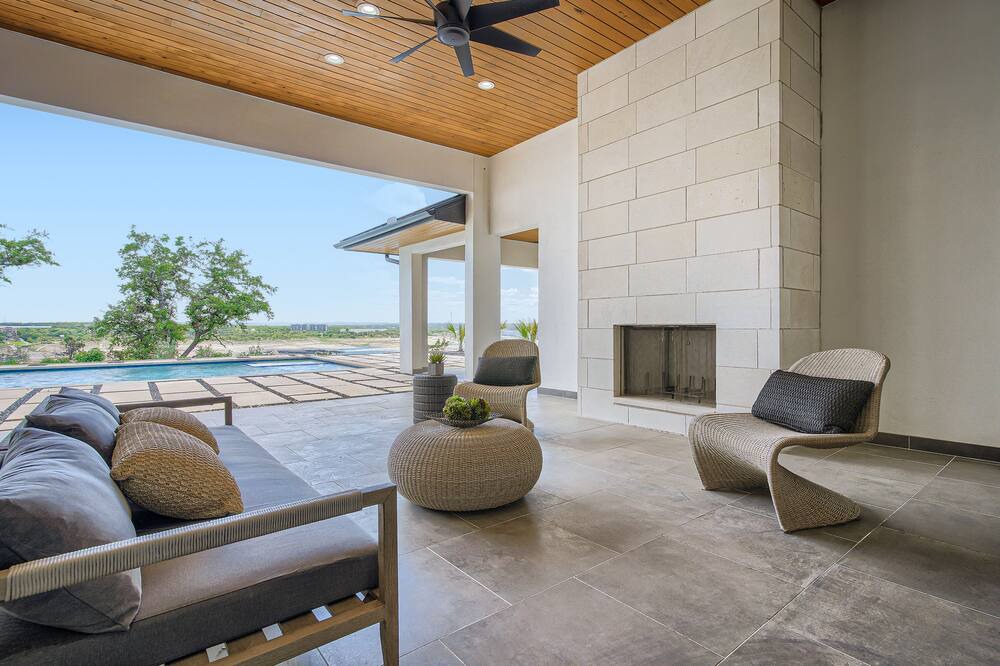 Photo of Livingroom in Northshore On Lake Travis