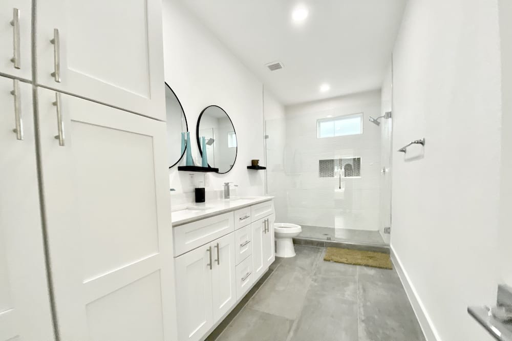 Photo of Bathroom in Cityplace