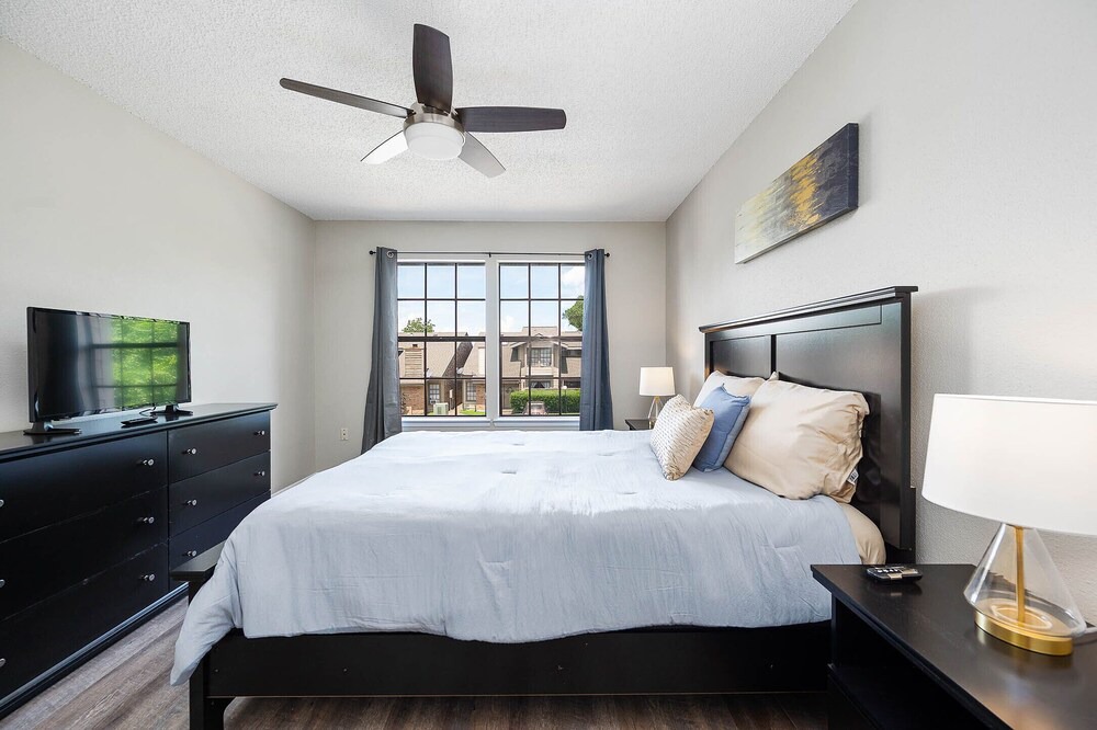 Photo of Bedroom in League City