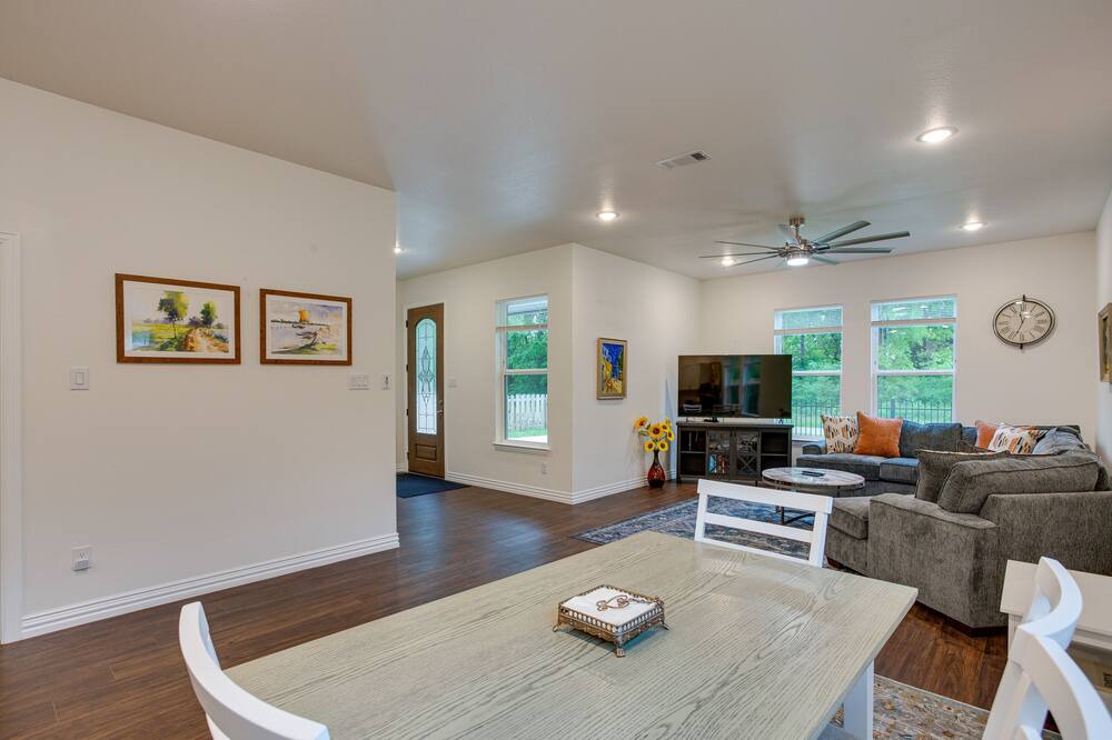 Photo of Others in Carolyn Estates