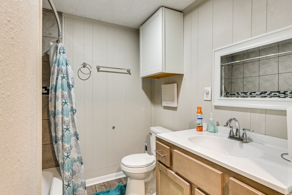 Photo of Bathroom in Lyons