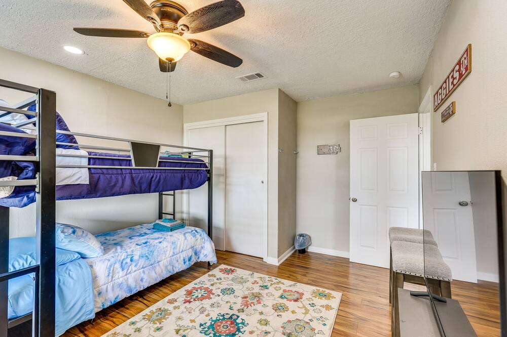 Photo of Bedroom in Lyons