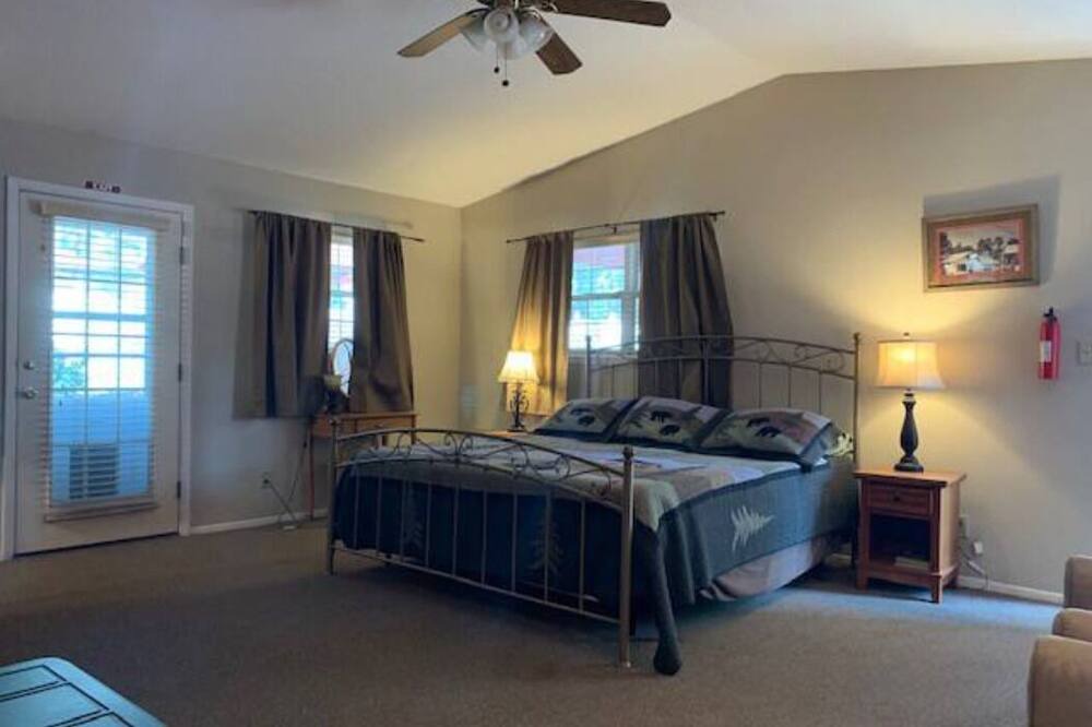 Photo of Bedroom in Ruidoso