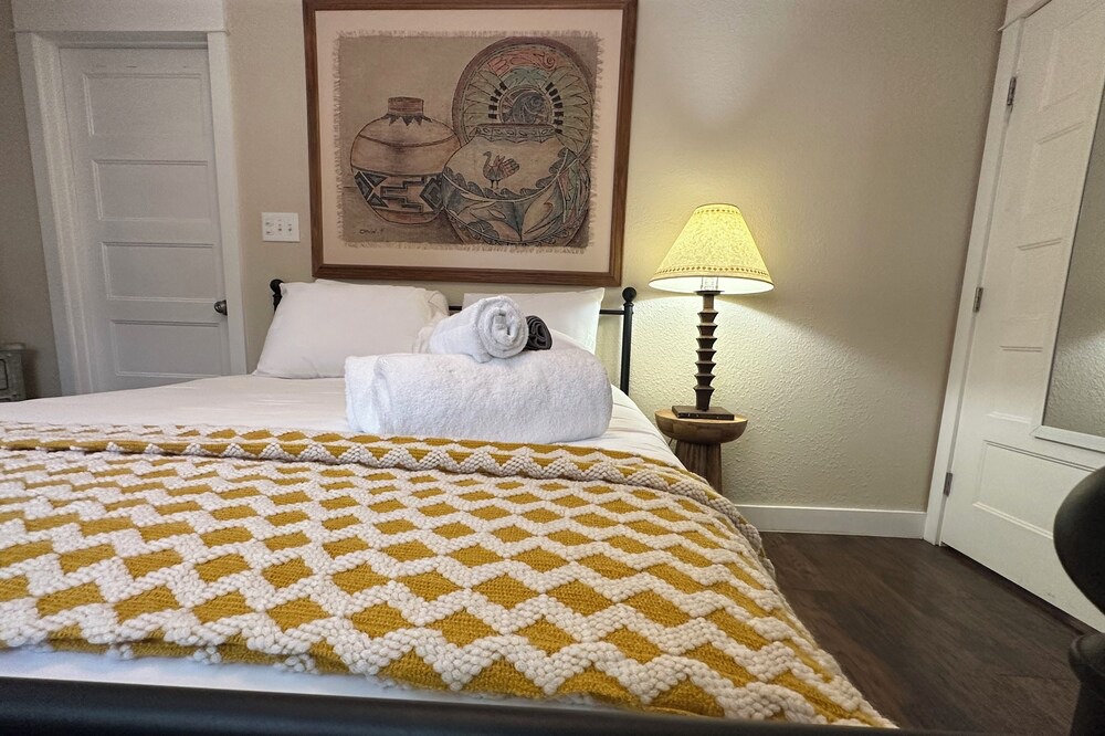 Photo of Bedroom in South Broadway