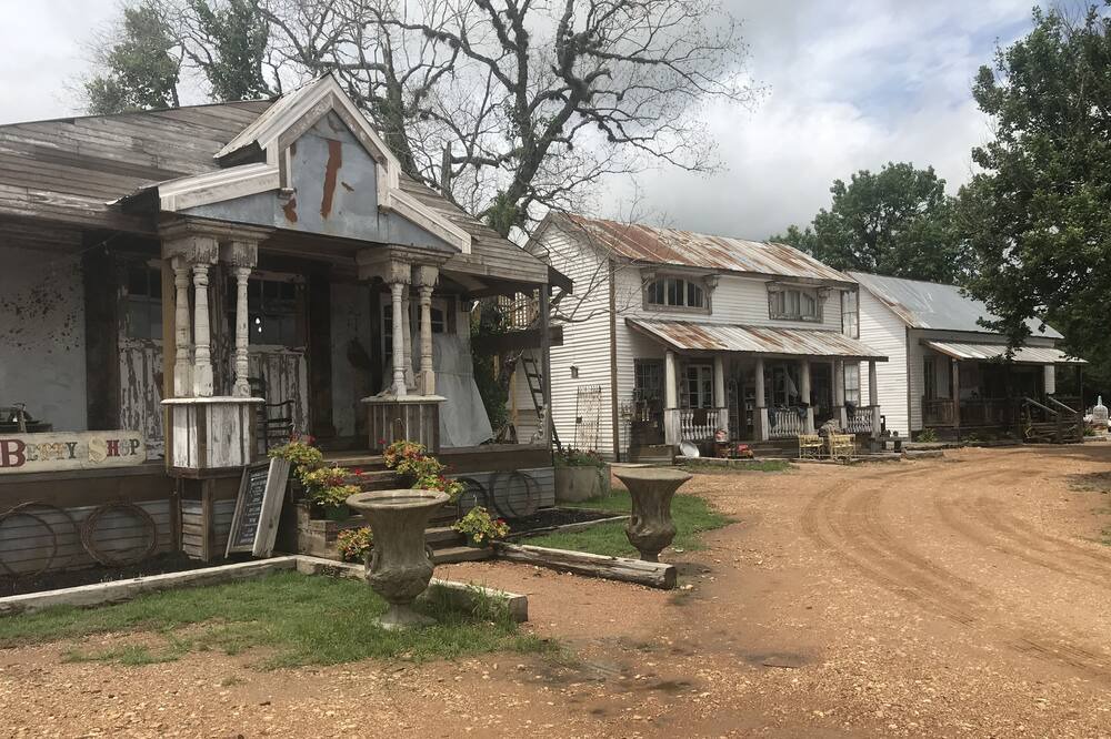 Photo of Others in Round Top