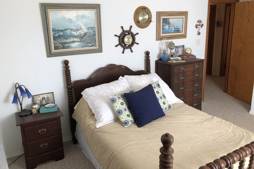 Photo of Bedroom in Grimes County