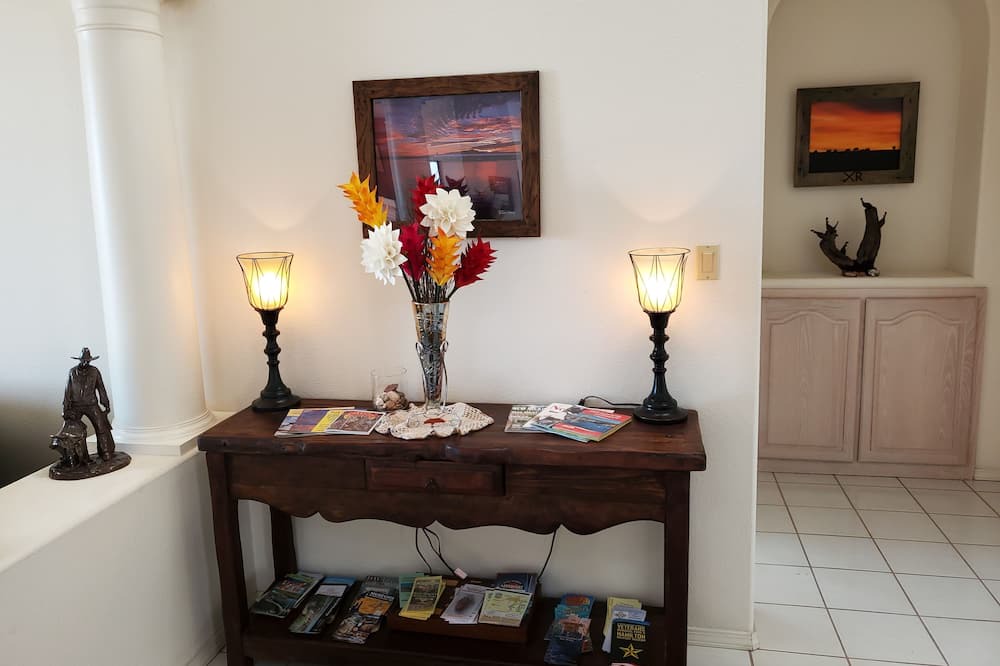 Photo of Livingroom in Elephant Butte