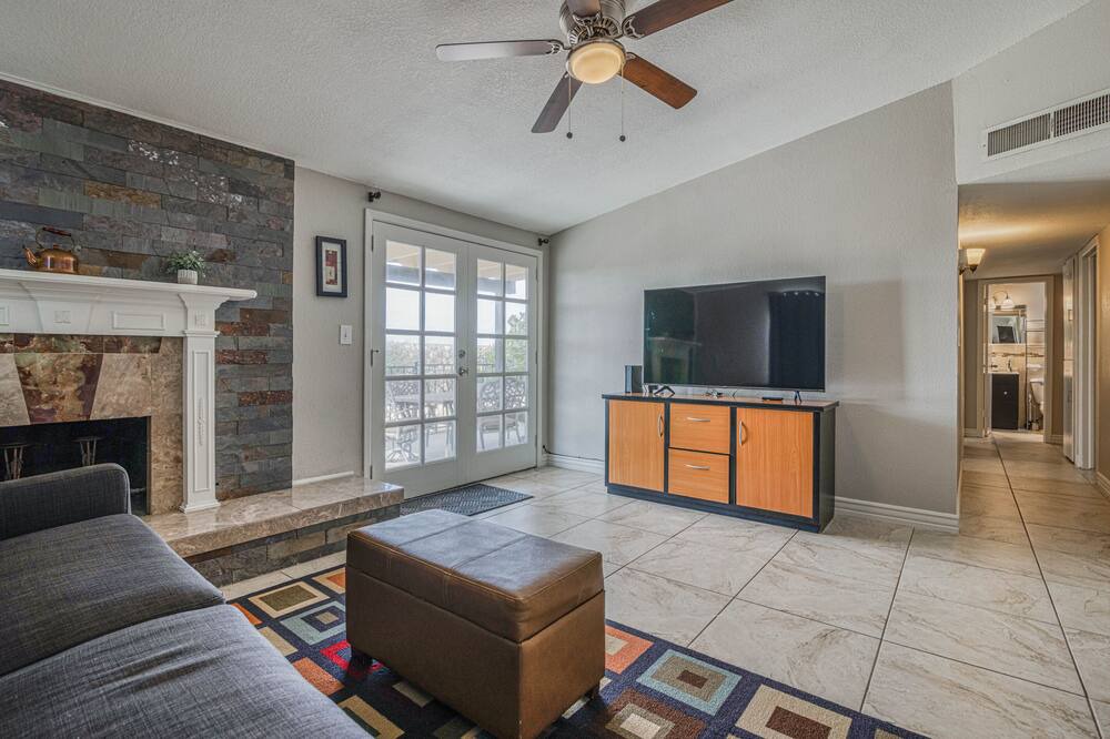 Photo of Livingroom in El Paso