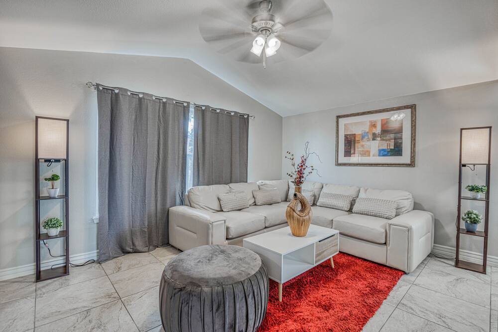 Photo of Livingroom in El Paso