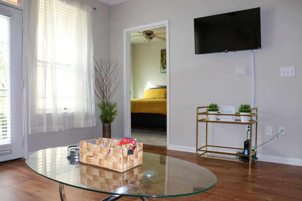 Photo of Livingroom in Willow Meadows/Willowbend Area