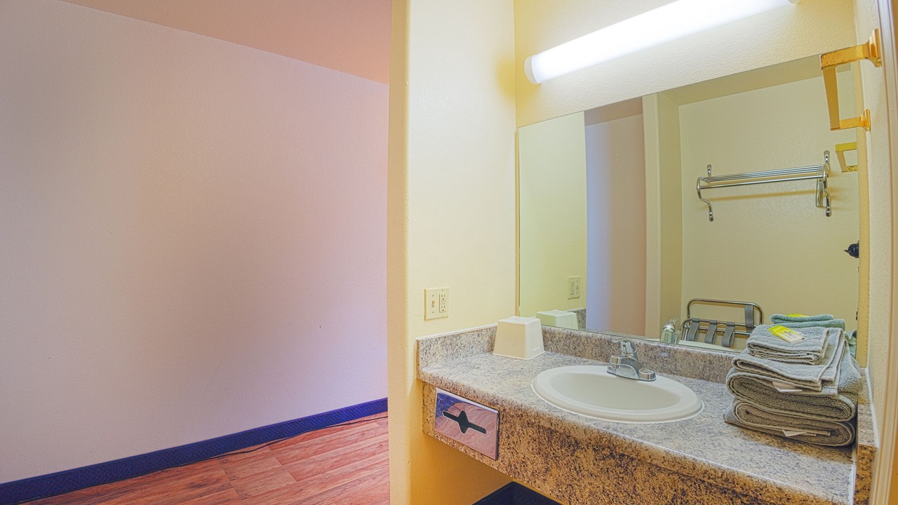 Photo of Bathroom in Lordsburg