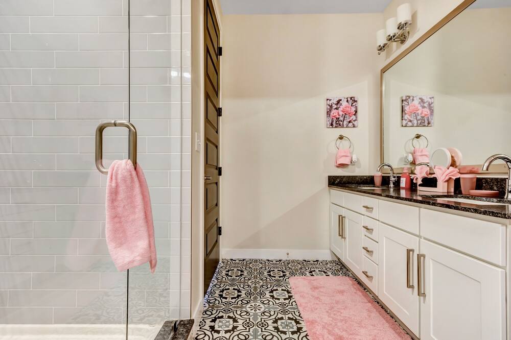 Photo of Bathroom in Cityplace