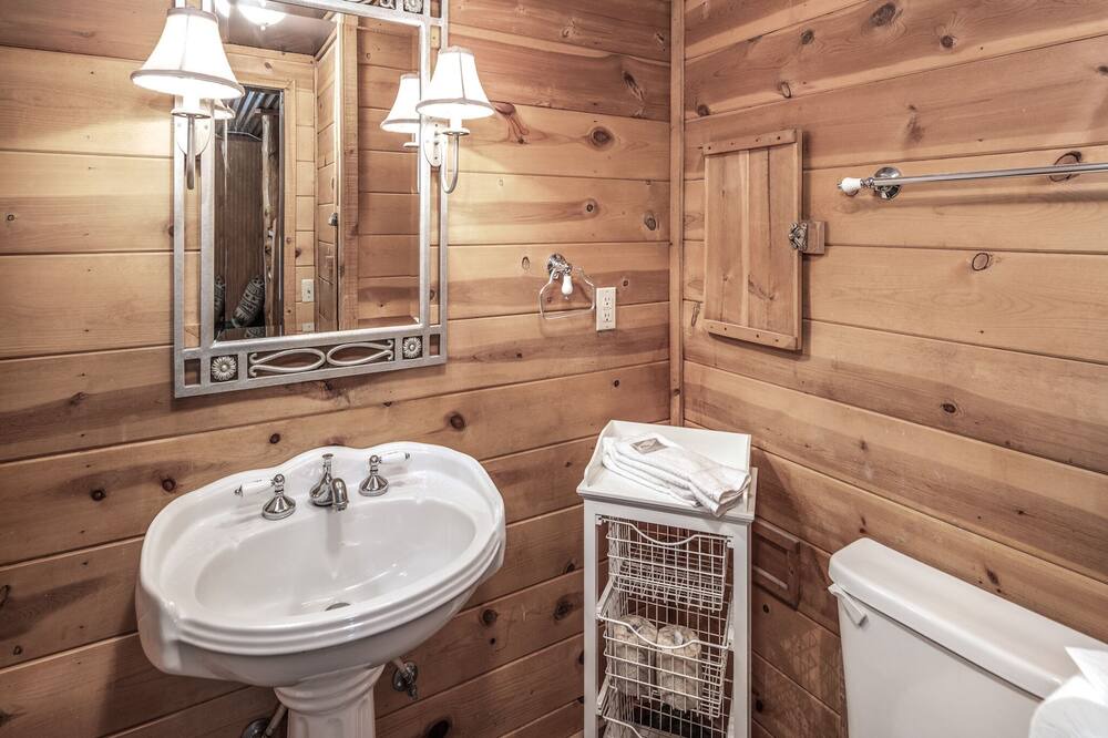 Photo of Bathroom in Ruidoso