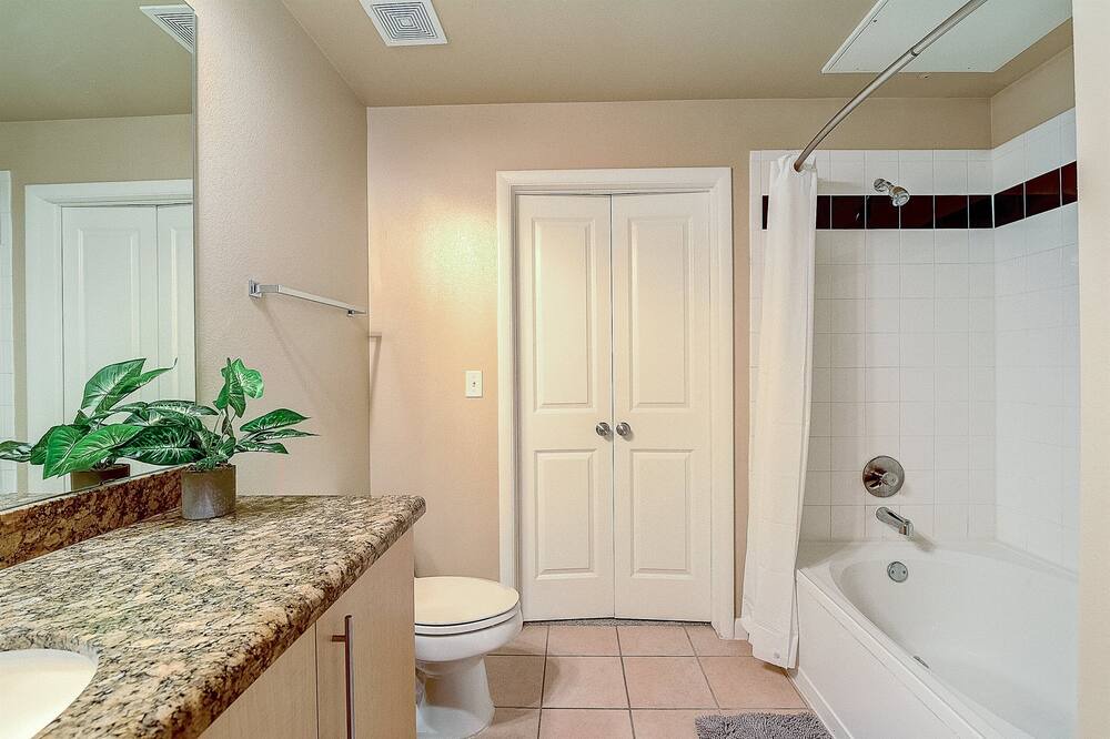Photo of Bathroom in Cityplace