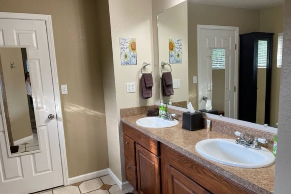 Photo of Bathroom in Cedar Creek